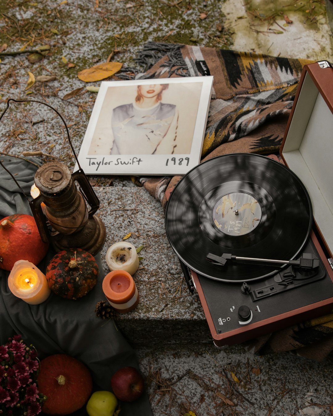 taylor swift album cover